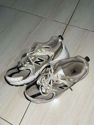 New Balance Streetwear Sportswear Sneakers Wanita white