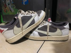 Nike Air Jordan Sportswear Casual Sneakers Pria white brown