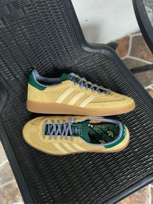Adidas Casual Sneakers Pria yellow