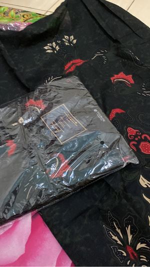 Batik Wanita red black