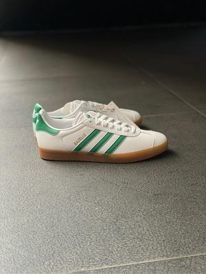 Adidas Casual Sneakers Pria white
