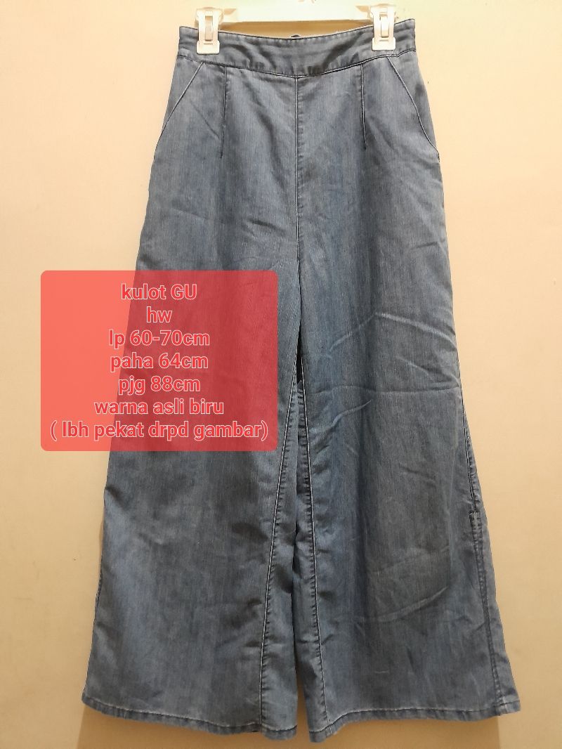 Uniqlo Casual High waisted jeans Wanita navy Preloved