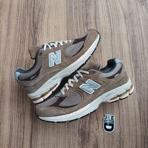 New Balance Casual Sneakers Pria white brown