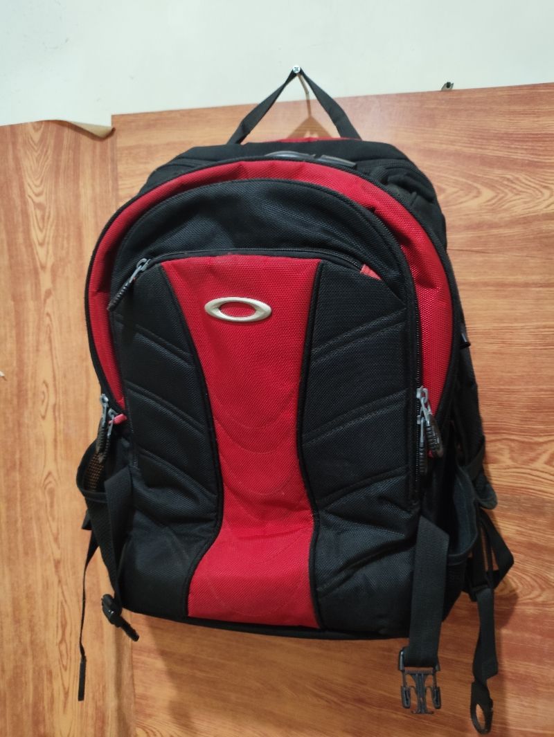 Oakley Y2K Bag Pria red black, foto 2