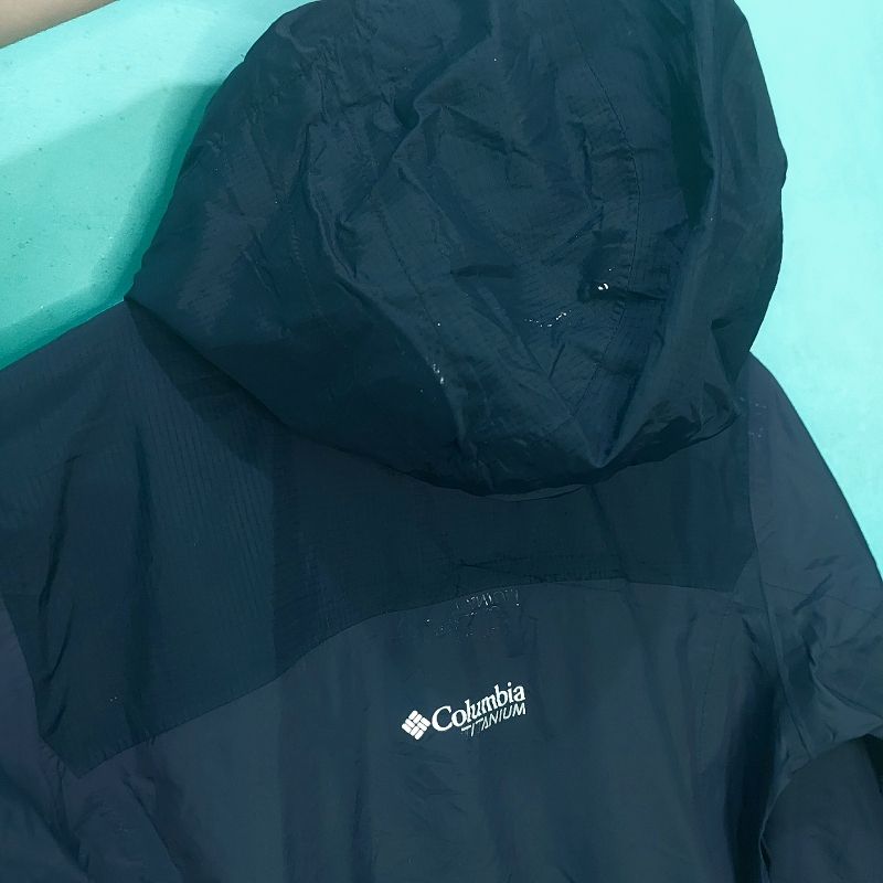 Columbia Gorpcore Windbreaker Wanita black gray, foto 3