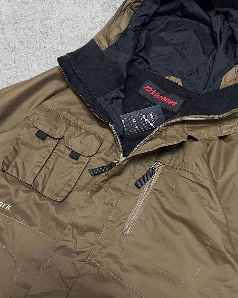 Gorpcore Sportswear Windbreaker Pria tan, foto 3
