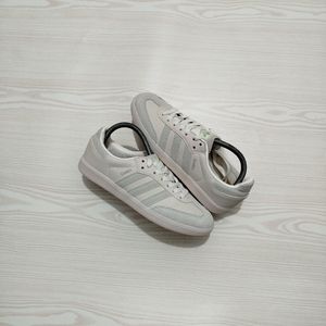 Adidas Casual Sneakers Wanita cream