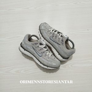 Nike Sportswear Casual Sneakers Wanita silver tan