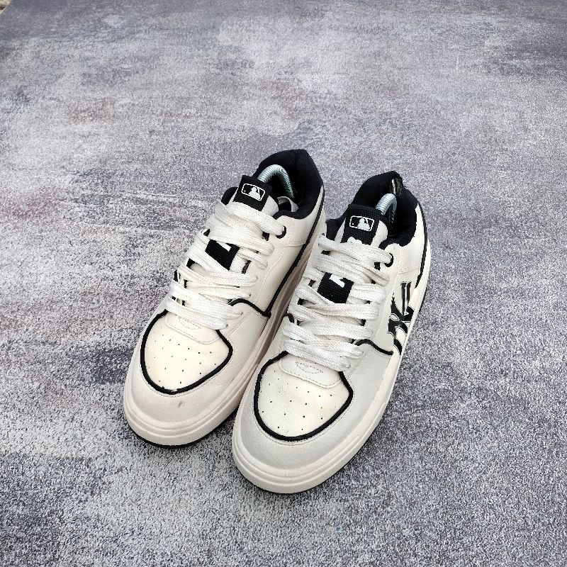 MLB Casual Sneakers Pria white black, foto 3