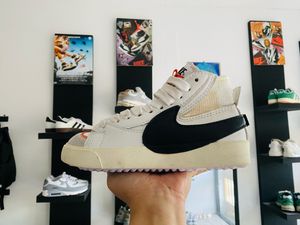 Nike Streetwear Sportswear Sneakers Wanita white