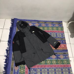 The North Face Casual Track jacket Pria gray