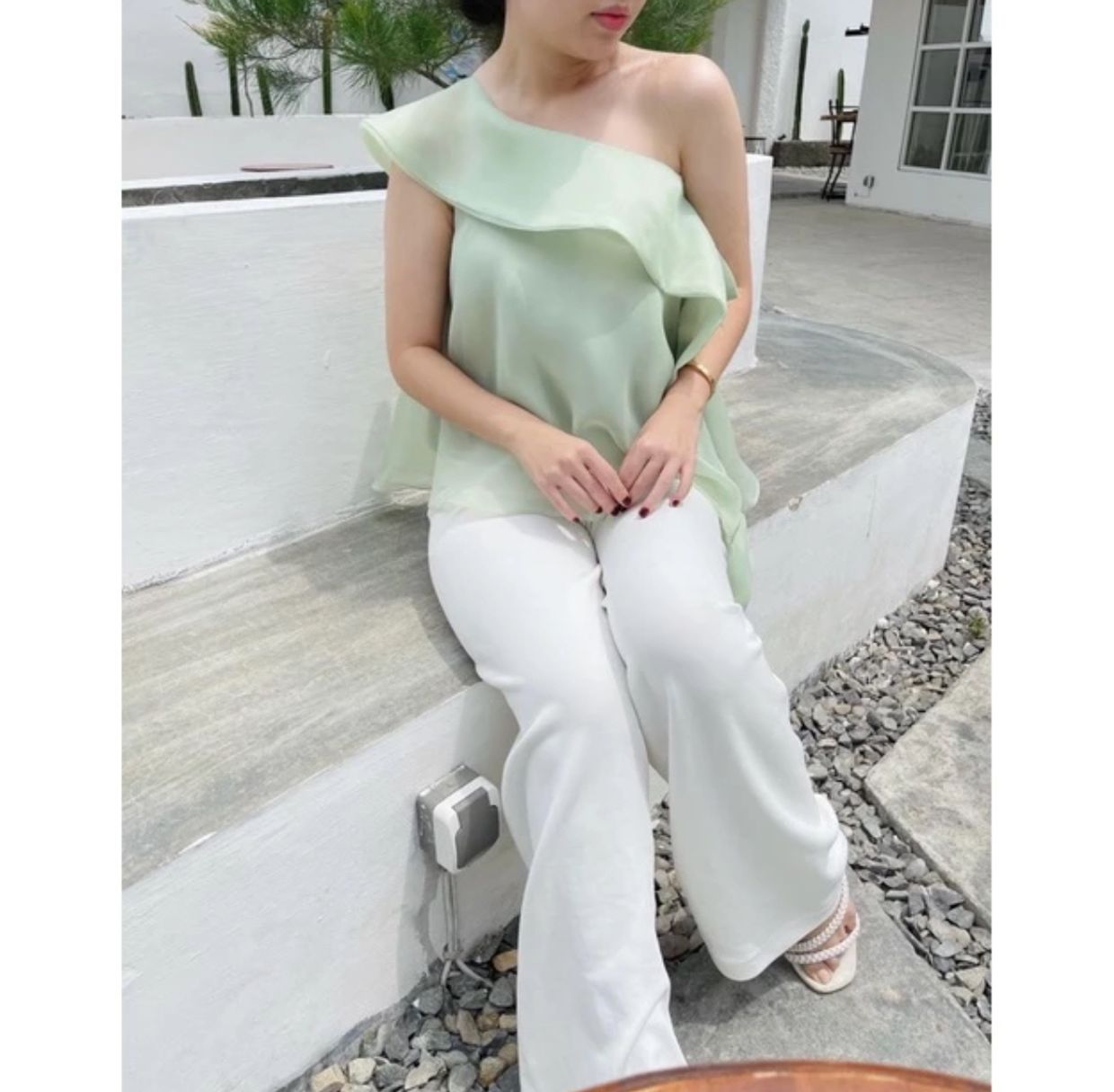 Luxury Minimalist Blouse Wanita green