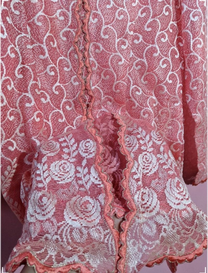Pakaian adat Wanita multicolor, foto 3