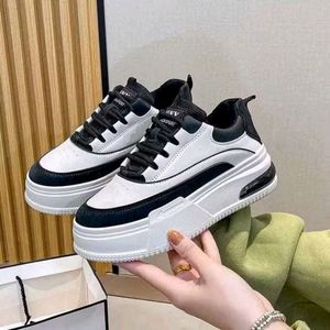 Y2K Sportswear Wanita white