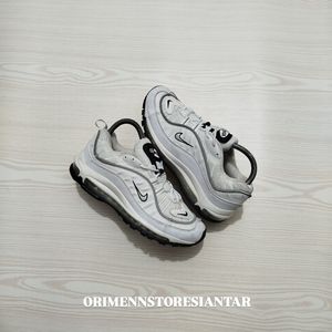Nike Sportswear Sneakers Pria white