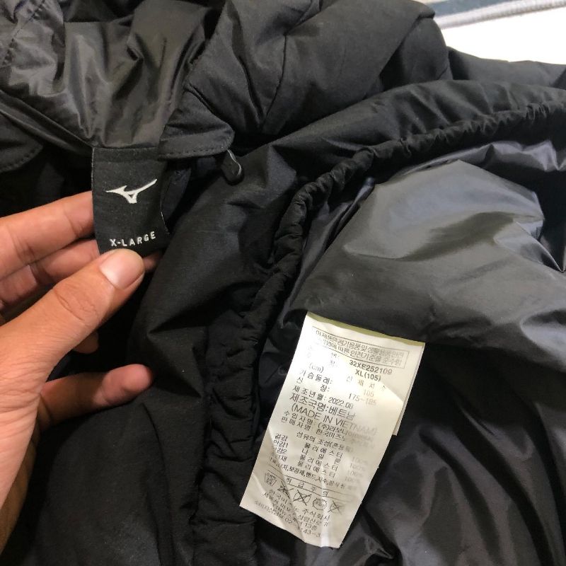 Mizuno Sportswear Puffer jacket Pria black, foto 8