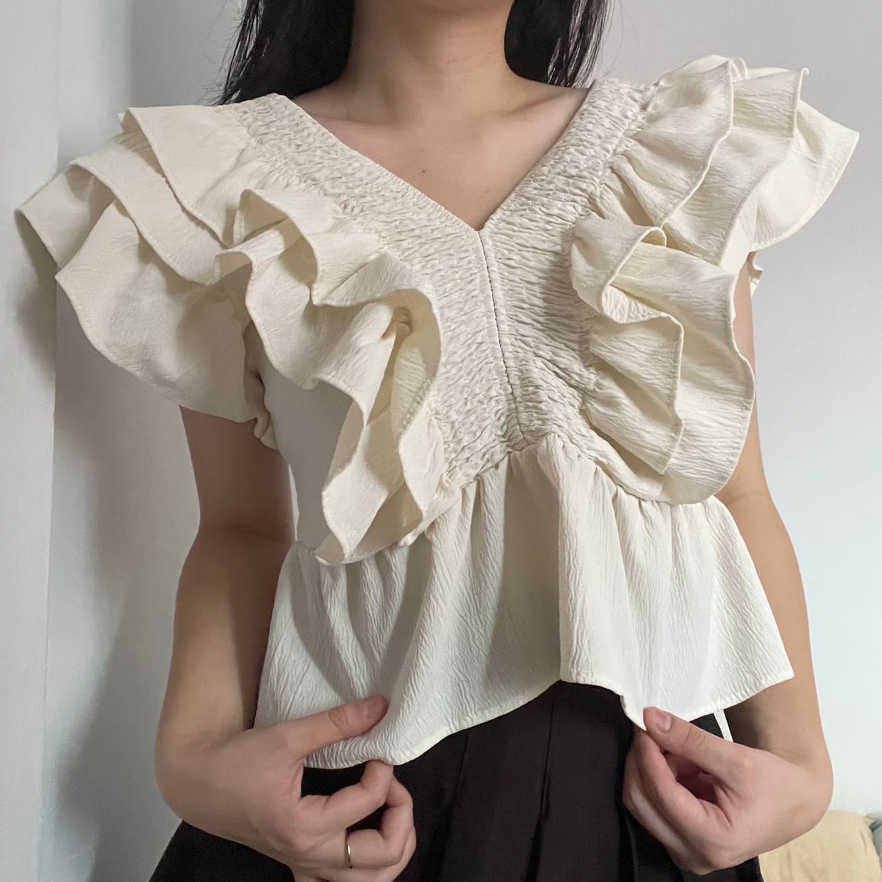 Coquette Casual Blouse Wanita cream