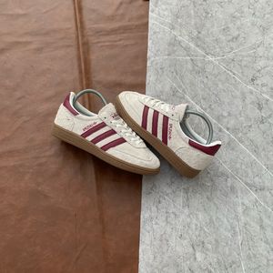 Adidas Streetwear Sneakers Pria red khaki