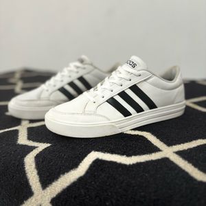 Adidas Streetwear Sneakers Pria white