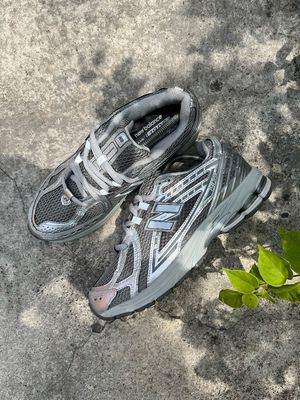 New Balance Streetwear Sportswear Sneakers Pria silver