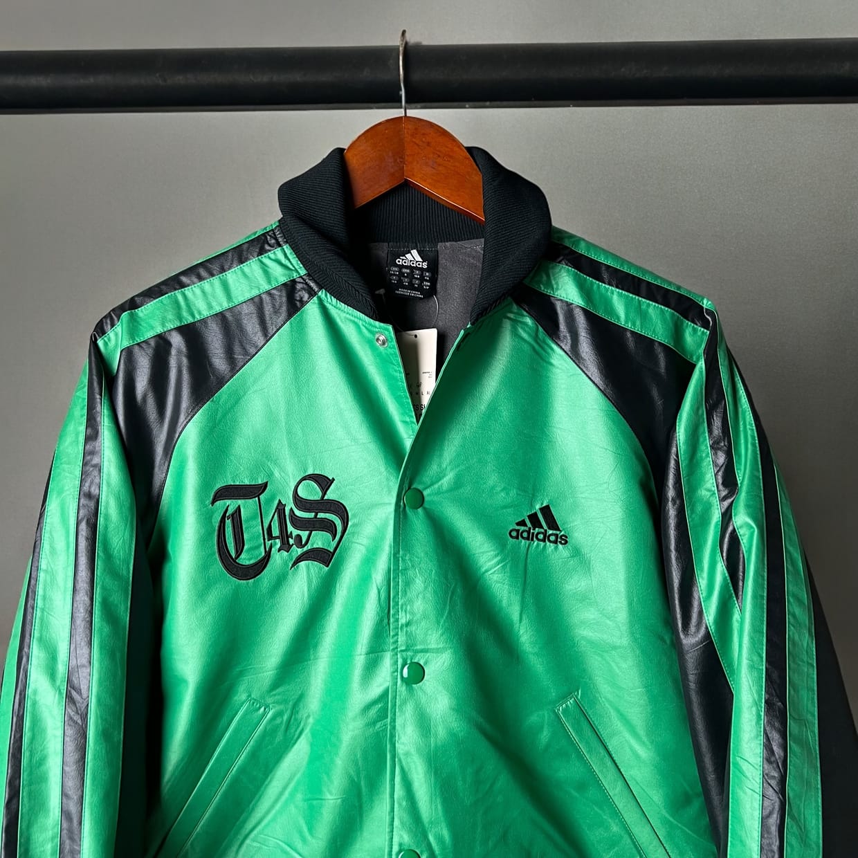 Adidas Streetwear Bomber jacket Pria multicolor, foto 2