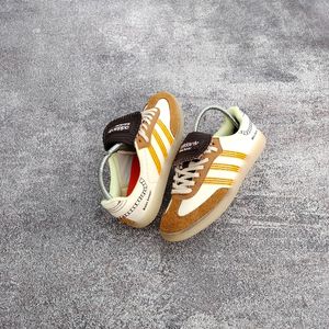 Adidas Casual Sneakers Wanita brown cream