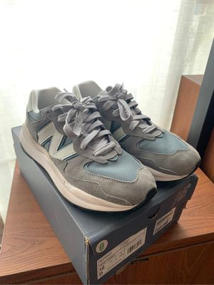 New Balance Sportswear Sneakers Pria gray