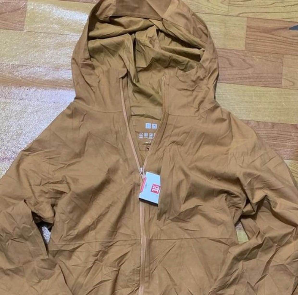 Uniqlo Gorpcore Casual Windbreaker Pria tan, foto 2