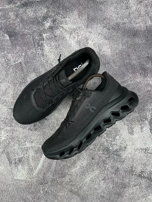 Streetwear Sportswear Sneakers Pria black