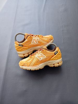 New Balance Casual Sneakers Wanita orange