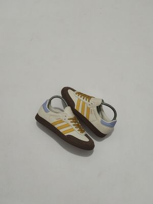 Adidas Casual Sneakers Wanita orange