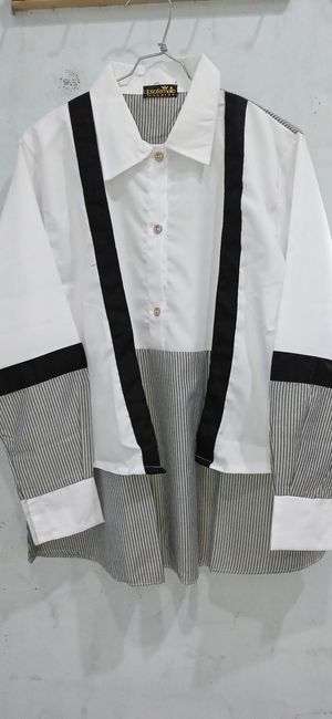 Minimalist Casual Blouse Wanita white black