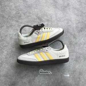 Adidas Casual Sneakers Wanita white yellow