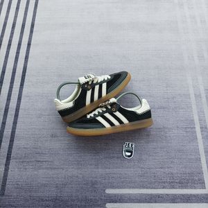 Adidas Casual Sneakers Pria white black