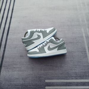 Nike Air Jordan Casual Sneakers Wanita white gray