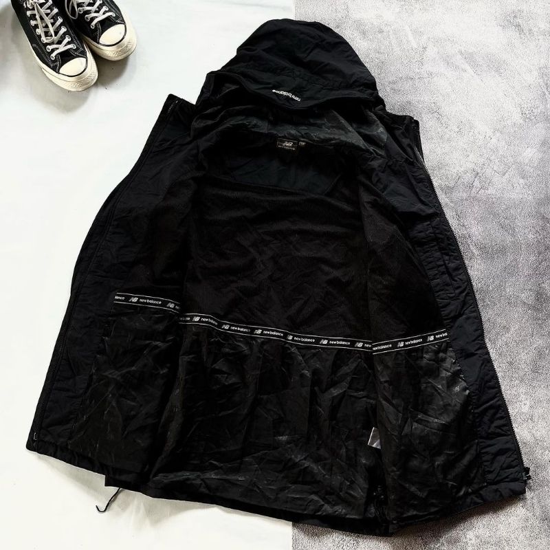 New Balance Gorpcore Windbreaker Pria black, foto 4