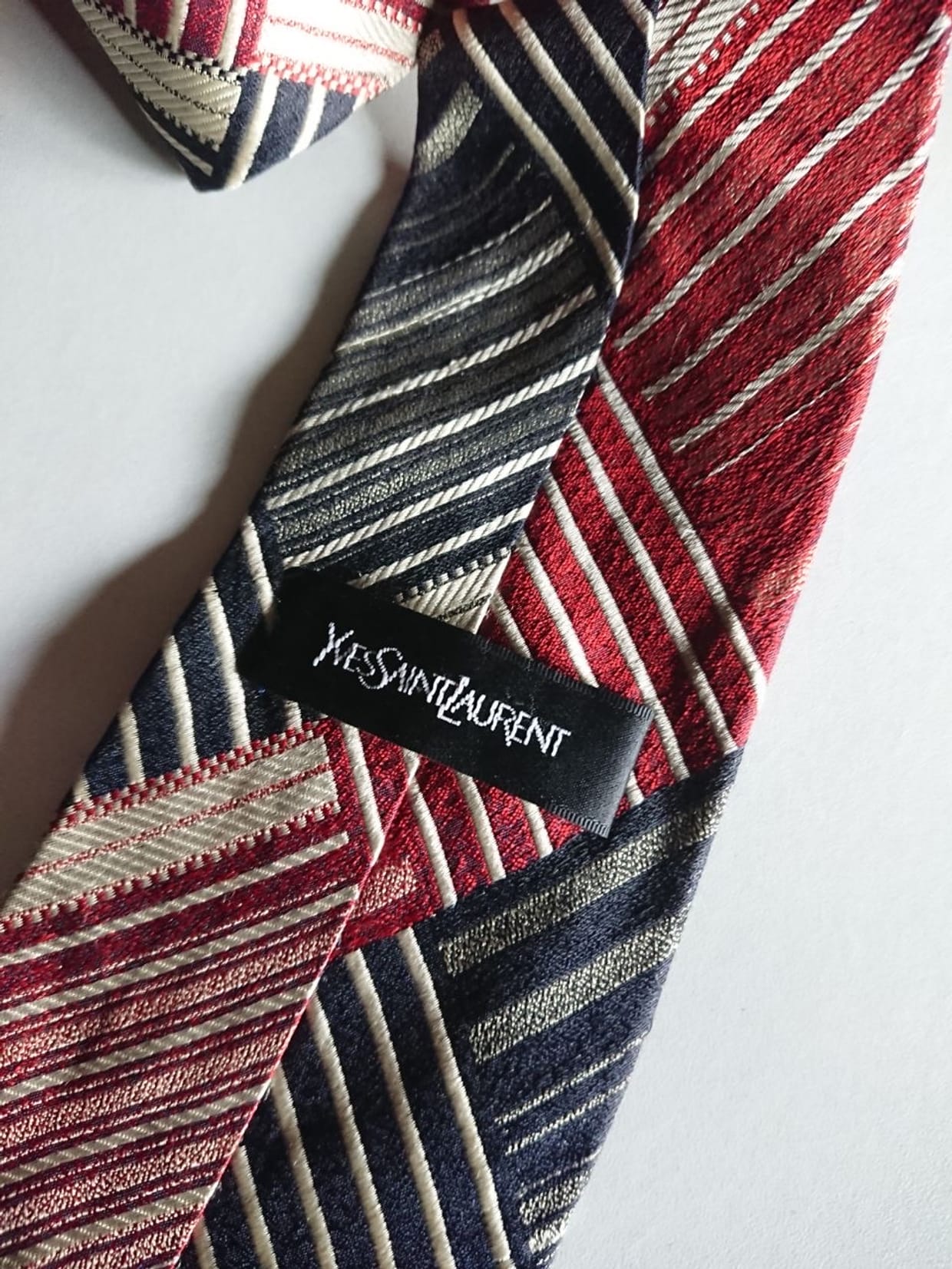 Yves Saint Laurent YSL Casual Pria white red