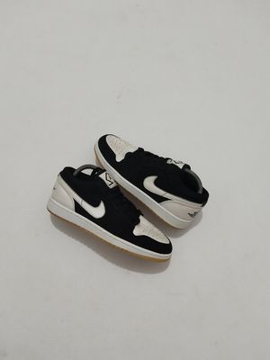 Nike Casual Sneakers Wanita white black