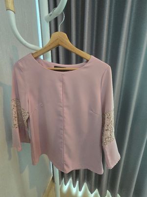 Minimalist Blouse Wanita pink