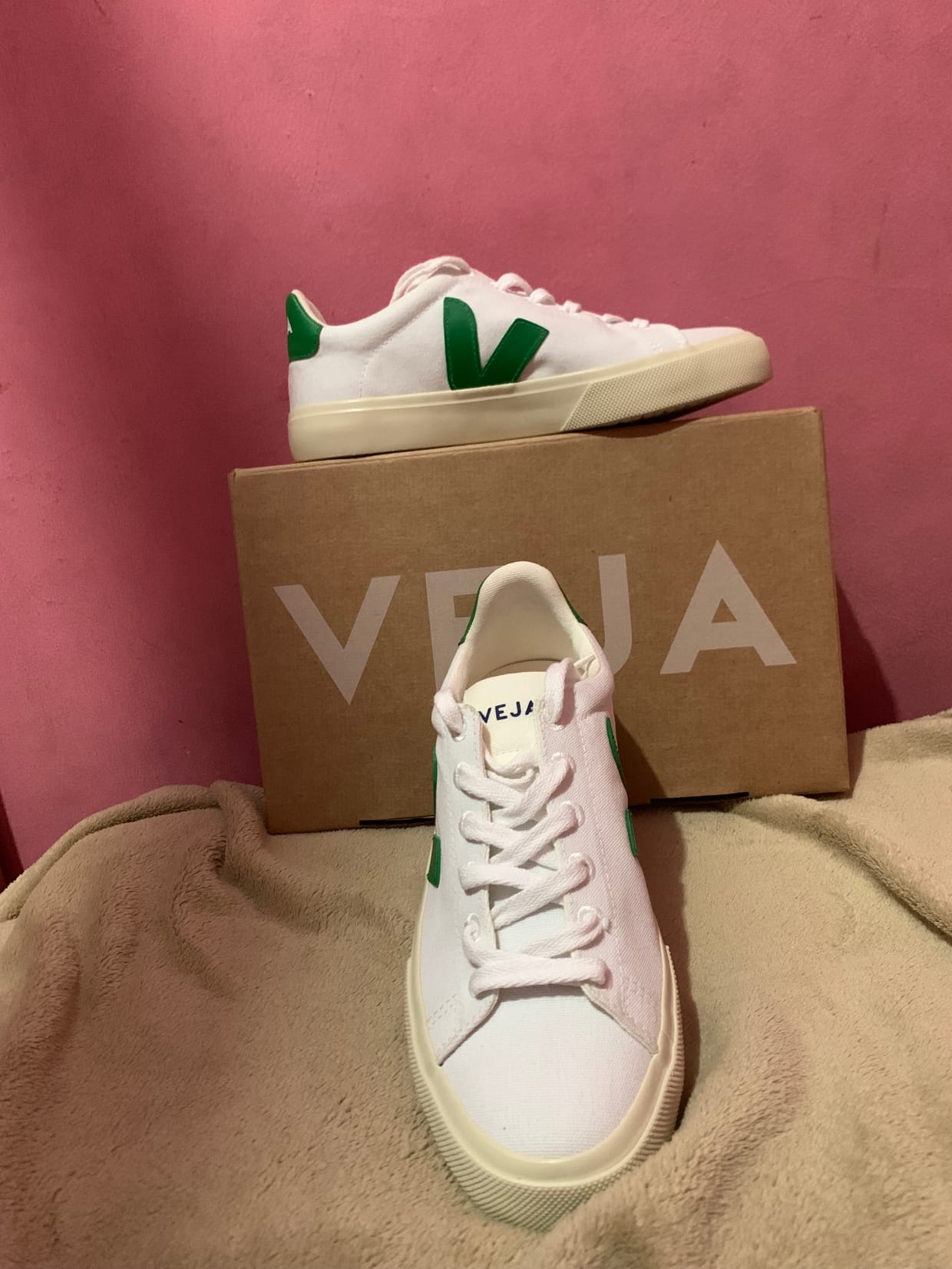 VEJA Casual Sneakers Wanita white