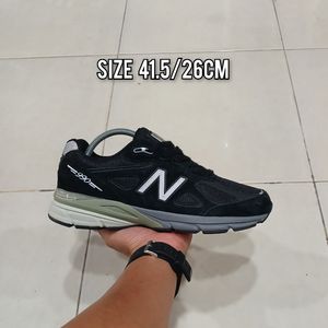 New Balance Sportswear Sneakers Pria silver black