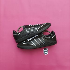 Adidas Streetwear Casual Sneakers Pria white black