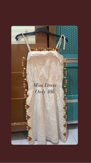 Uniqlo Vintage Midi dress Wanita tan cream
