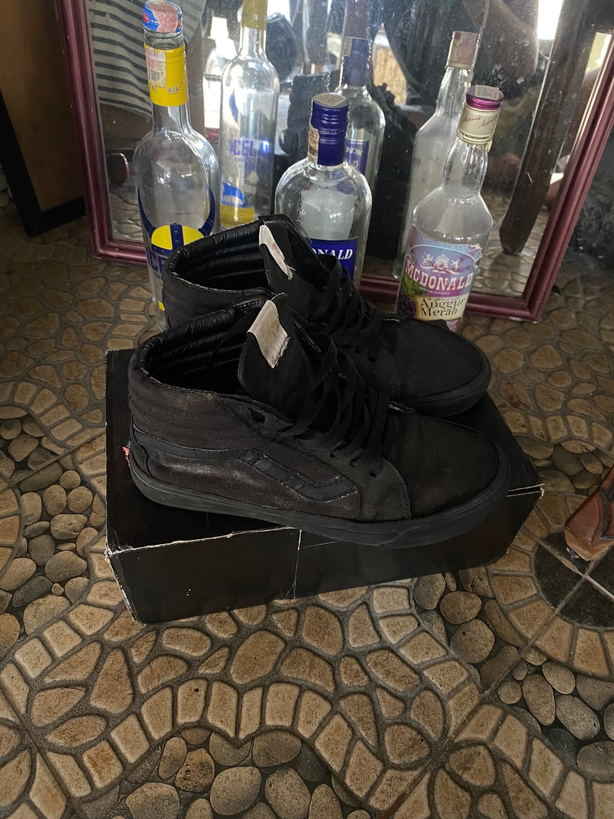 VANS Skater Sneakers Pria black