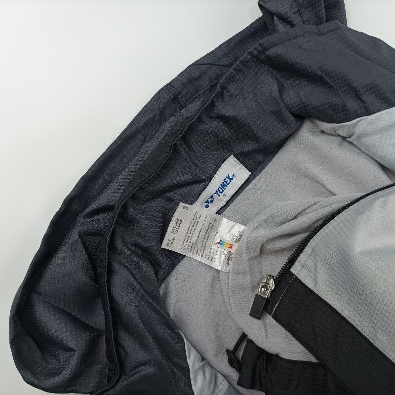 Yonex Casual Windbreaker Pria black gray, foto 3
