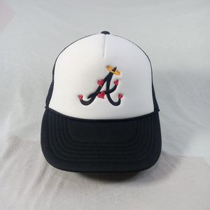 Vintage Streetwear Hat Pria white black