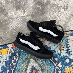 VANS Indie Casual Sneakers Pria white black