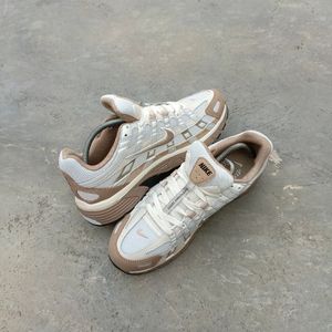 Nike Casual Sneakers Pria cream