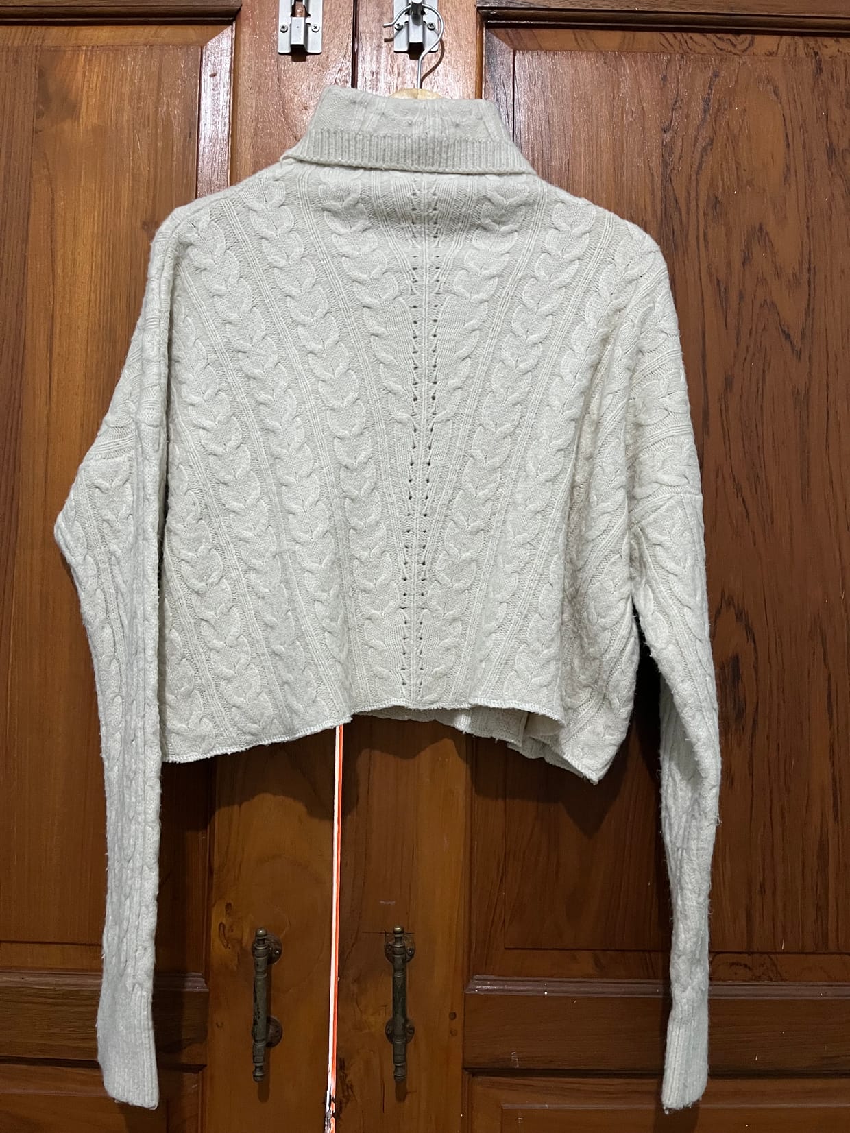 Casual Sweater Wanita white