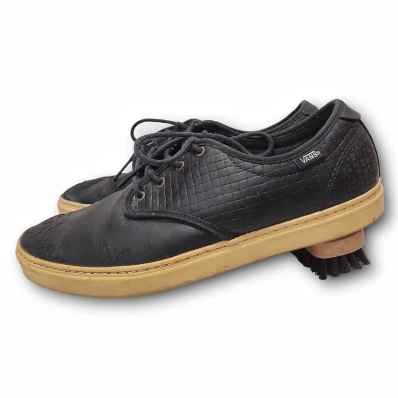 VANS Streetwear Skater Sneakers Pria black Preloved